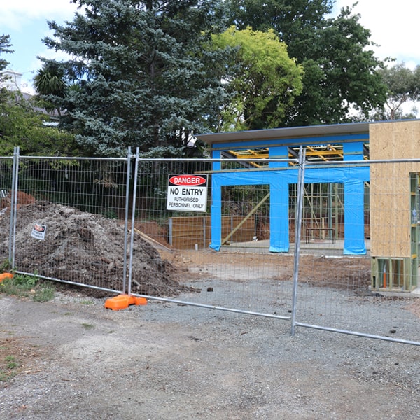do you deliver and install temporary fencing and what's the cost for these services in Port Mansfield